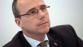 Hessens Innenminister verteidigt „Stillschweigen“