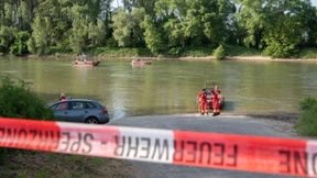 Vater und Sohn nach Rettung aus dem Rhein gestorben