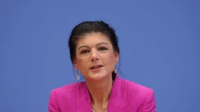 Sahra Wagenknecht stellt Bundestagswahl infrage