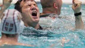 Serbien besiegt den Nachbarn