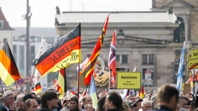 Tausende demonstrieren bei Jubiläum von Pegida