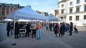 Kontaktbörse für Helfer und Flüchtlinge