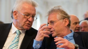 Eine Ehrung voller Entschuldigungen