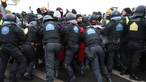 AfD-Gegner protestieren gegen Bundesparteitag in Riesa