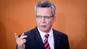 De Maizière will weiter Drohnen kaufen