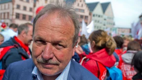 Streikende Erzieherinnen warten auf Tarifangebot