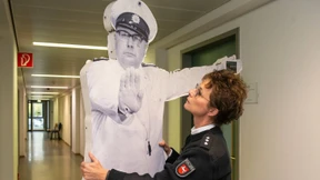 Spaziergängerin findet gestohlenes Heinz-Erhardt-Denkmal