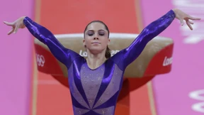 Amerikanische Turn-Olympiasiegerin klagt Teamarzt an