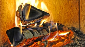 Mit gutem Gewissen vor dem knisternden Holzofen