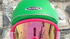 Der Schal mit der Maske