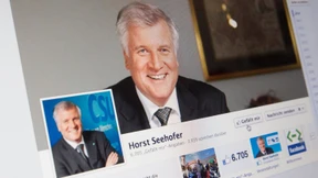 Seehofer entschuldigt sich für Facebook-Spott