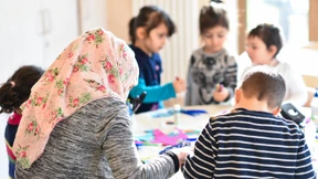 Muslimische Erzieherin darf in Kita Kopftuch tragen