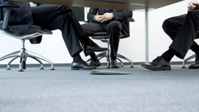 Schichtführer unter Verdacht – darf der Arbeitgeber alle Mitarbeiter befragen?