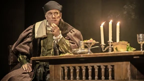 Im eisigen Käfig der Macht