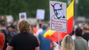 Protest gegen Anti-Corona-Strategie