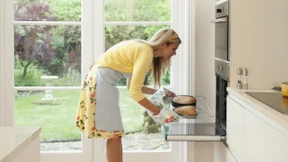 Der Kampf zwischen Tradwives und Corporate Girls