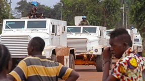  Außenpolitik mit Blauhelmen 