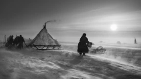 Ein Schimmern wie von poliertem Blei