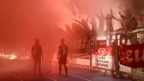 Erst Pyrotechnik, dann verletzte Polizisten