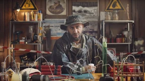 „Bombenstimmung mit Bashka - Der Rasensprenger“ von Jihadifool