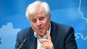 Seehofer will Strafanzeige gegen „taz“-Autorin stellen