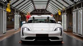 Wie Porsche während des Super Bowls Tesla angreift