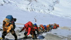 Großer Andrang am höchsten Berg der Welt