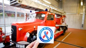 Pöbeln an der Absperrung