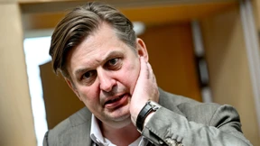 Die AfD räumt hinter ihrem Spitzenkandidaten auf