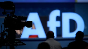 Bis zum Parteiverbot sind alle gleich(?)