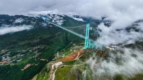 Höchste Brücke der Welt in China eröffnet