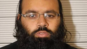 Bumm bumm bumm, sagte Naseer