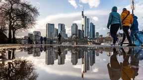 Dichte Wolken und Schauer in Hessen