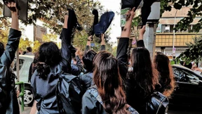 Aufstand der gefesselten Elite