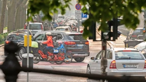 Eine Stadt im Straßenkampf