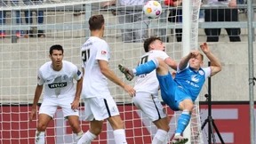 Hansa Rostock nach verrücktem Spiel Tabellenführer