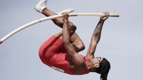 Lita Baehre schwingt sich hoch hinaus