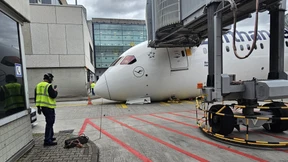 Lufthansa-Maschine sackt zusammen – mehrere Verletzte
