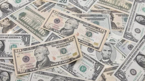 Putin stoppt Ausfuhr von mehr als 10.000 Dollar pro Person