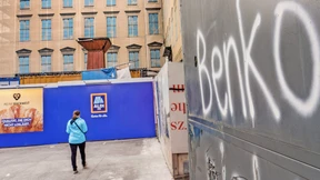 Milliardärsstreit um Benkos Bauruine