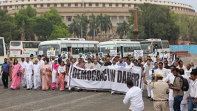 Rahul Gandhi darf nicht mehr als Abgeordneter tätig sein