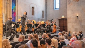 Wer diesen Klängen lauscht, verbleibt im Hier und Jetzt