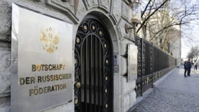 Wie schmeißt man Diplomaten aus dem Land?