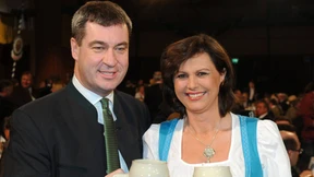 Mit sichtlichem Wohlgefallen verspottet