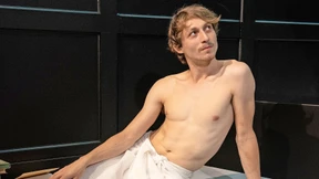 Der Prinz ist streng und schlägt auch zu