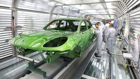 Porsche kündigt Preisaufschläge für harten Brexit an