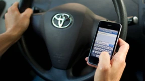 Wie gefährlich ist die Ablenkung im Auto?