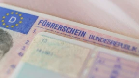 Mehr als 40 Führerscheine ohne Fahrprüfung verkauft
