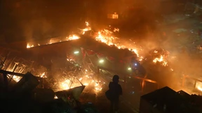 Hongkonger Polizei schießt mit scharfer Munition