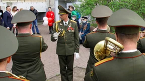 Wie Lukaschenka Putin in die Parade fährt